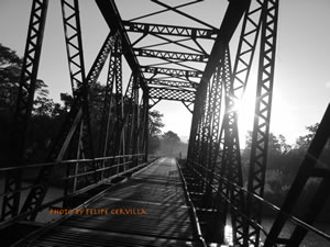 An railroad bridge over the Naranajo River