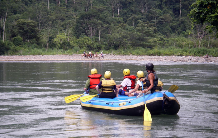 Horseback ride and raft in the jungle of Costa Rica