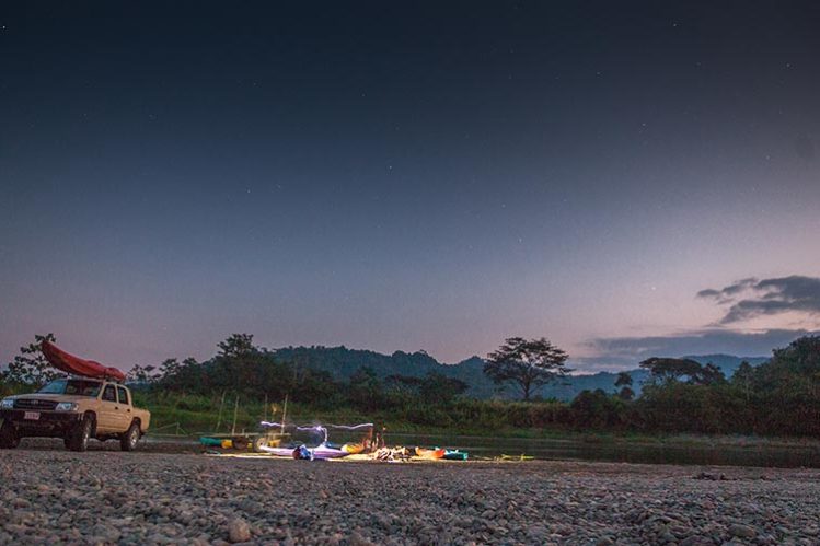 Dawn kayak trip Savegre River