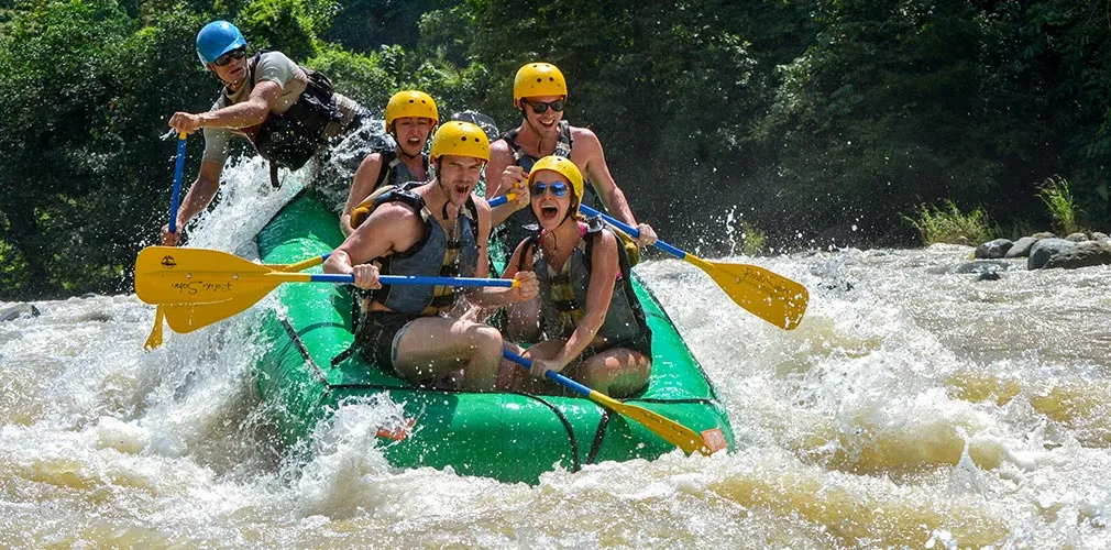 Whitewater rafting the Savegre River
